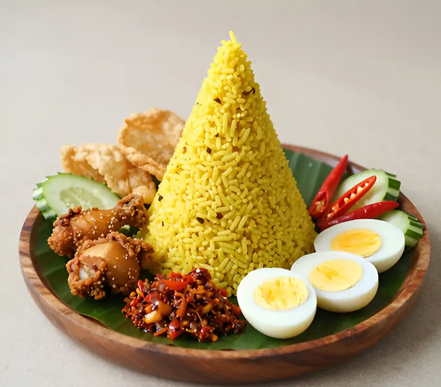 Hidangan nasi kuning tradisional